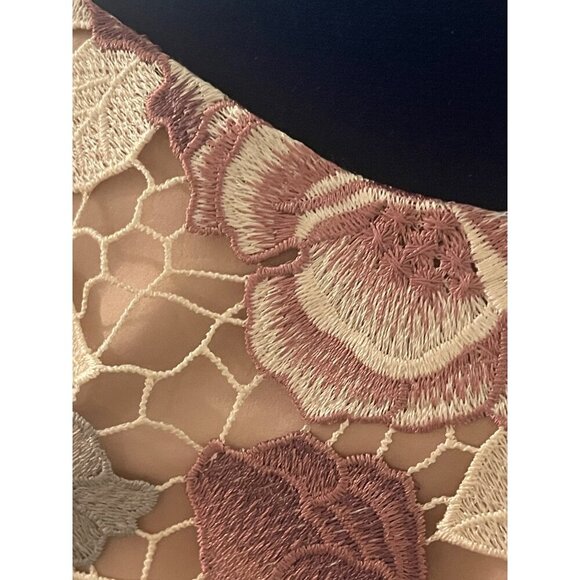 Eliza J Floral Lace Dress Size 8 In Pink & Beige With 3/4 Sleeves & V-Back Desig - Picture 12 of 15